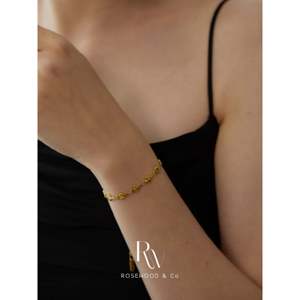 Bracciale con ciondolo a cuore in oro, impermeabile, anti-ossidazione, elegante, raffinato, idea regalo per lei - Product Image 6