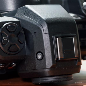 Cámara profesional sin espejo con lentes intercambiables – Kit de 28-70 mm - Product Image 3