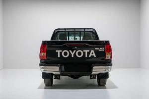 Toyota Hilux HI 2.7L 2025 Limpia - Interior Negro Attitude, Exterior Negro - Product Image 3