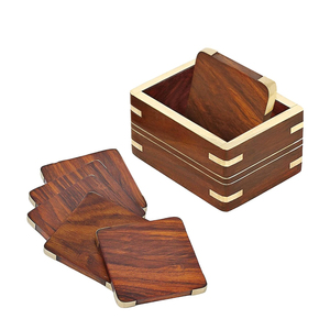 Ensemble de sous-verres classiques carrés en résine noire avec des paillettes dorées et un support en bois, sous-verres pour la décoration de la maison, accessoire de table - Product Image 6