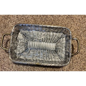 Tendencia de la industria, cesta tejida de metal de mediados de siglo, forma rectangular, regalo de inauguración de la casa - Product Image 1