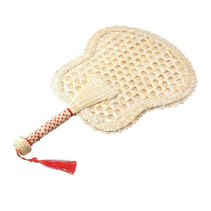 Éventail artisanal en paille de blé, forme de gourde unique, broderie en soie rouge en relief, éventail traditionnel pour les festivals et le Nouvel An lunaire - Product Image 1