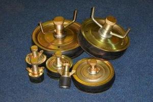 Petrosystem New Italian-Made Premium Quality Stainless Steel Test <b>Plugs</b> DN=16" (400mm) Central Wingnut Single <b>Rubber</b> Seal - Product Image 3