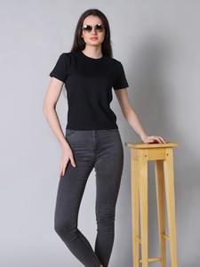 Camiseta básica Premium de media manga para mujer, cuello redondo elástico, lona negra, suministro de verano ODM, camisetas de talla grande para mujer - Product Image 2