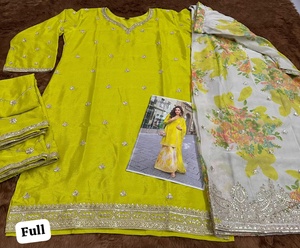 Impresionante traje Salwar de diseñador Rashmilka hecho de seda Chinon pesada con hermosa secuencia de bordado trabajo perfecto desgaste festivo - Product Image 5