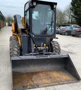 Promotion Livraison Gratuite : Mini-Dumper JCB 260 Hydraulique 1 tonne, Moteur EPA, Engin Lourd sur Chenilles avec Pompe et Moteur - Product Image 2