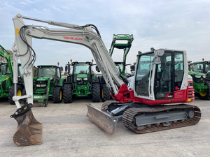 Mini-excavatrice sur chenilles Takeuchi TB290-2, cabine blanche et rouge, chenilles, moteur diesel 24 CV, godet de 0,12 m, TB230 TB135 - Product Image 1