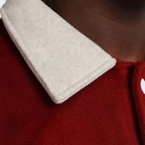 Chaqueta universitaria roja personalizada para hombre, chaqueta de béisbol informal de invierno suave con cuello levantado, usable en invierno - Product Image 6