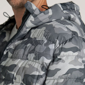 Chaqueta acolchada de estilo urbano moderno para hombre, transpirable con cuello levantado, dobladillo ajustable, posición frontal del logotipo - Product Image 2