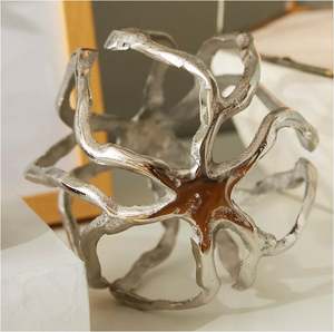 Sculpture en métal vintage argentée de bonne qualité pour la décoration de la maison, décoration de table, hôtel de luxe, restaurant, fabrication en Inde, vente en gros - Product Image 4