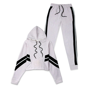 Survêtement 2 pièces avec logo personnalisé pour femmes, vêtements de sport, survêtement avec capuche, design OEM - Product Image 3