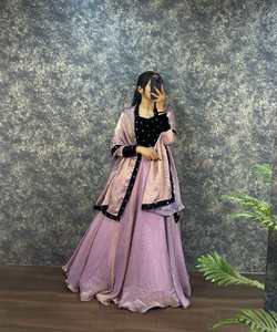 BATA DE TRABAJO DE SECUENCIA DE TERCIOPELO DE SECUENCIA FANDY ATRACTIVA CON DUPATTA FIESTA PRECIO AL POR MAYOR ROPA ÉTNICA LAVANDA - Product Image 1