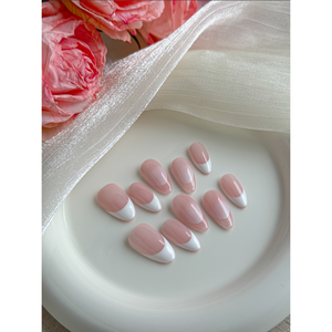 Ongles press-on classiques à courbes élégantes pour les passionnés de nail art - Product Image 2