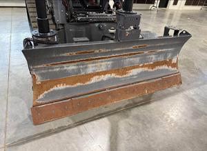 Cargadora Compacta Minotaur DL550 con Envío Gratuito, Aprobada por CE y EPA, con Cuchilla Frontal y Sistema de Climatización - Product Image 5