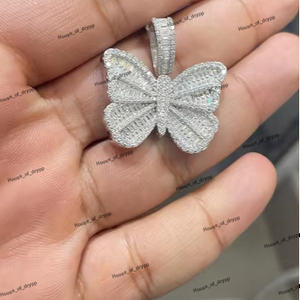 Colgante de mariposa con acabado en plata 925, con diamantes de moissanita, estilo brillante, amuleto de mariposa, joyería de lujo para uso unisex. - Product Image 2