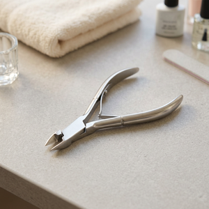 Pinces à cuticules professionnelles à motif floral en acier inoxydable et matériau en PVC pour les soins de beauté des ongles bricolage - Product Image 4