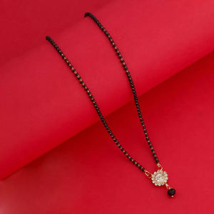 Mangalsutra de cuentas negras de diseñador para bodas y uso diario, joyería artificial de moda para damas a los mejores precios - Product Image 1