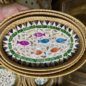 Plateau carré en rotin tissé à la main avec centre de table en nacre pour une utilisation décorative sur table, Vietnam - Product Image 1