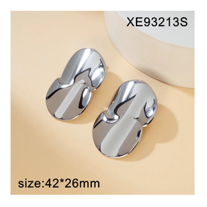 Boucles d'oreilles minimalistes en acier inoxydable poli et lisse avec dôme en forme de rectangle Boucles d'oreilles à la mode - Product Image 5