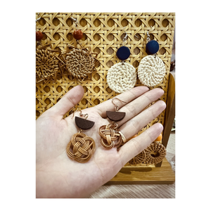 VIETNAM MEILLEUR PRIX pour VENTE BOUCLES D'OREILLES EN ROTIN NATUREL BIJOUX D'OREILLE EN ROTIN pour DAMES IDEAL pour NOËL OCCASIONS - Product Image 4