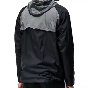 Veste de pluie coupe-vent streetwear avec logo personnalisé pour hommes 100% veste de pluie imperméable softshell en polyester - Product Image 2