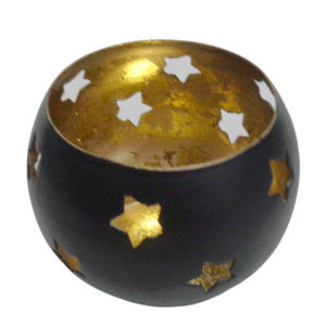 Lot de 2 pots à bougies ronds en métal plaqué or pour le salon et la décoration de table faits à la main. - Product Image 2