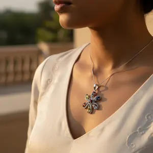 Pendentif fleur en argent 925 plaqué rhodium fait main avec pierres précieuses multiples pour femmes - Product Image 1