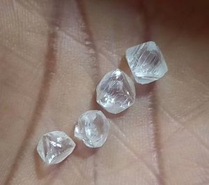 Diamantes blancos redondos naturales de corte brillante para la fabricación de joyas - Product Image 2