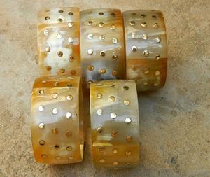 Accessoires de bijoux Boho pour femmes Bracelet en corne de buffle naturelle Bracelets de manchette Bracelets en corne polie large Style animal agate - Product Image 5