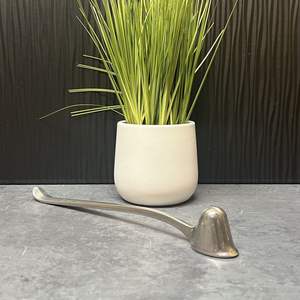 Herramienta duradera para apagar velas de metal de acero inoxidable para velas de extinción seguras en el hogar de la Iglesia y el spa - Product Image 4