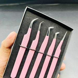 Pinzas para pestañas de acero sostenible Rosa Punta de fibra con aislamiento de sujeción fuerte Accesorios para extensiones de pestañas Pinzas de Punta puntiaguda - Product Image 5
