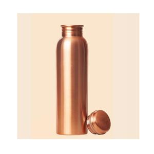 Bouteille en cuivre pur au design moderne et élégant pour une hydratation élégante combinant les avantages de bien-être de l'ayurveda avec la durabilité pour un usage quotidien - Product Image 1