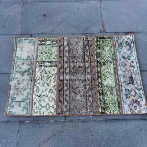 Alfombra Turca Vintage, Alfombra de 1.7x2.8 pies, Alfombra de Lana con Diseño de Parches en Verde y Marrón - Product Image 3