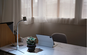 Chevron en forma de 7W LED Lámpara de escritorio Bajo costo Buena recomendación para el cultivo de interiores Luces de soporte de plantas alimentadas por CA - Product Image 4