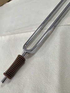 ชุดส้อมเสียงแพทย์ทำจากอะลูมิเนียมอัลลอยด์ พร้อมกล่อง ไม้ตี และคู่มือ 7 ชิ้น ได้รับการรับรองมาตรฐาน CE รับประกัน 1 ปี Hosanna Surgical - Product Image 5