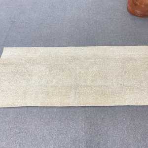 พรมวินเทจขนาดเล็ก 2.4x5.5 ฟุต พรมลายพรางสีเบจสไตล์ตุรกี - Product Image 2