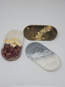 JOP BEST BANDEJA DE RESINA MODERNA HECHA A MANO Elegante Bandeja Redondeada Desechable Ecológica para Servir y Estilizar el Hogar - Product Image 3