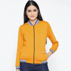 Chaqueta de bombardero de satén de la mejor calidad al por mayor para mujer diseño superior de tela de lona transpirable estilo béisbol corto personalizado Varsity - Product Image 1
