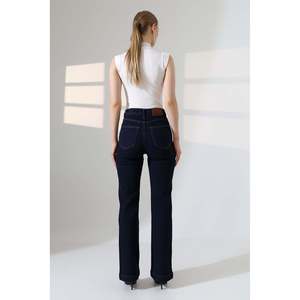 Jean droit à détails boutonnés 7170 - Bleu marine style Slap - Product Image 2