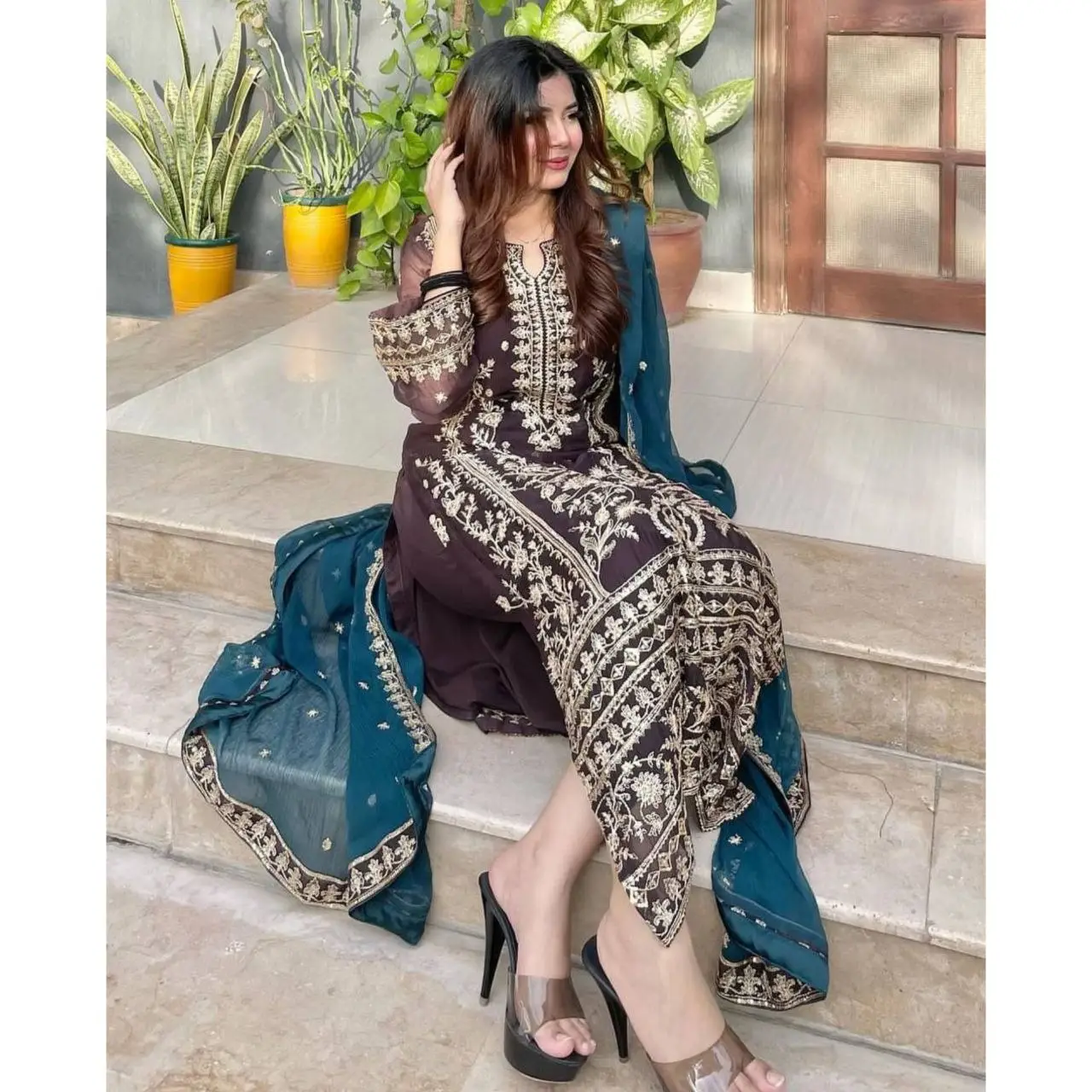 Topkwaliteit Georgette Geborduurde Designer Salwar Kameez Indiaanse En Pakistaanse Kleding Beschikbaar