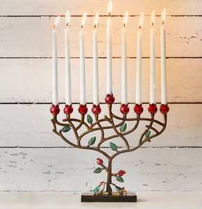 Les menorahs en métal parfaites pour les achats en gros sont de conception traditionnelle et moderne, idéales pour les magasins Judaica et les détaillants de cadeaux - Product Image 2