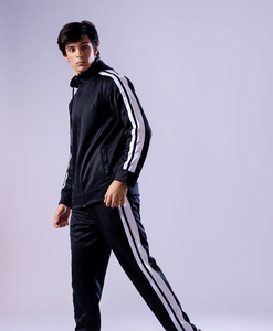 Chándal negro para hombre con rayas blancas Elegante y funcional Perfecto para entrenamientos - Product Image 3