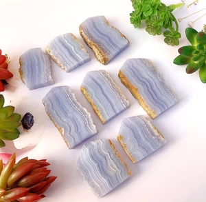Tranches d'agate bleue claire naturelle polies, formes libres, pour décoration artistique, collectionnisme et Feng Shui - Product Image 4