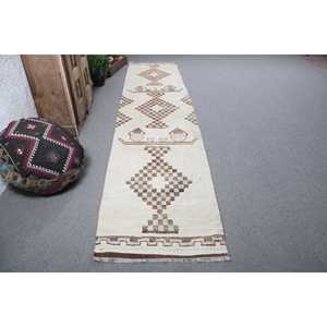 Alfombra Vintage Herki, Alfombra Turca de 2.7x12.6 pies, Alfombra de Lana Blanca con Diseño Floral - Product Image 1