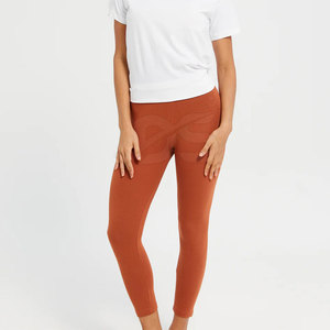 บริการ OEM กางเกงเลกกิ้งลำลองสำหรับผู้หญิงใส่ออกกำลังกาย ผ้าสแปนเด็กซ์/โพลีเอสเตอร์ น้ำหนักเบา แห้งเร็ว ระบายอากาศได้ดี คุณภาพสูง - Product Image 1