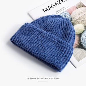 Gorro de invierno tejido, cálido, suave y acogedor, forrado de lana, ajustable, elegante, para uso diario en climas fríos. - Product Image 2