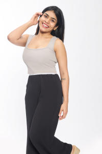 Trendy Women <b>Grey</b> Ribbed <b>Crop</b> Tank <b>Top</b> Stretchable Sleeveless Square Neck Spandex Knitwear for Summer Outfits Casual Layering - Product Image 4