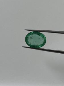 Émeraude naturelle non traitée et non chauffée, coupe ovale de qualité supérieure de 2.48 carat pour la fabrication de bijoux - Product Image 2