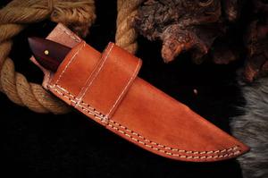 Cuchillo desollador de acero damasco hecho a mano personalizado con mango de madera y hermosa Funda de cuero - Product Image 4