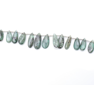 Classy Natural Green Gemstone <b>Necklace</b> With Smooth Finish On <b>Long</b> <b>Chain</b> For Formal And Party Wear For Women's - Product Image 4